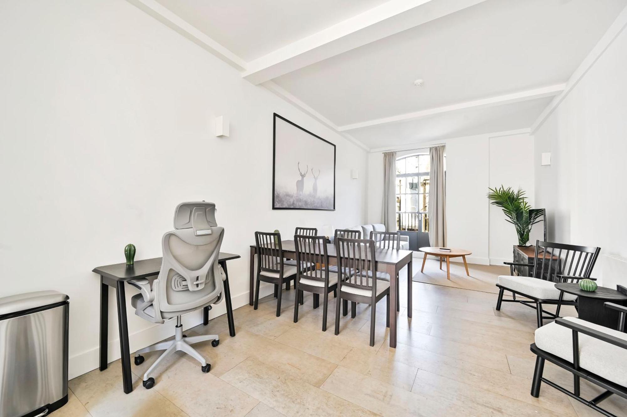 Farringdon Comfortable 2 Bed * Londra